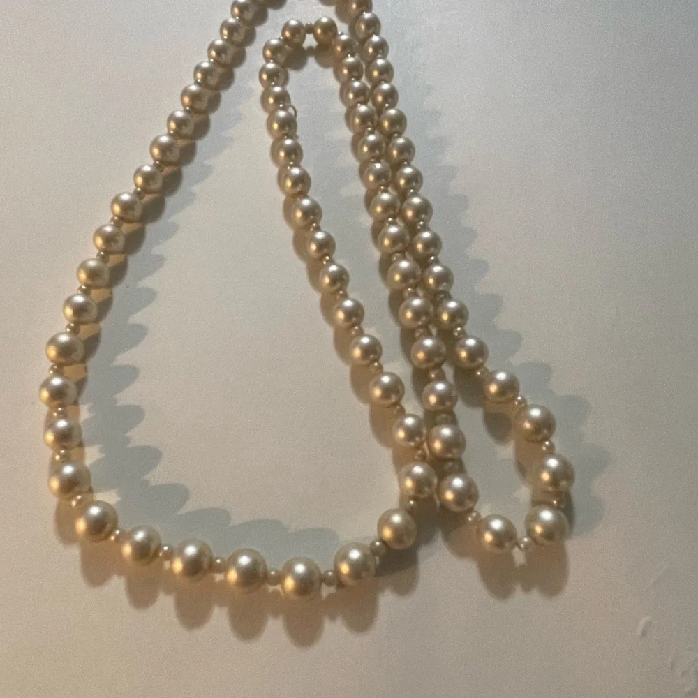 Elegant Gold Pearl Necklace